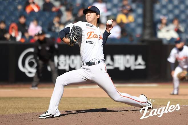 ▲ 4회까지 무실점 호투로 활약했으나 팀 패배로 빛이 바랜 황준서 ⓒ두산베어스