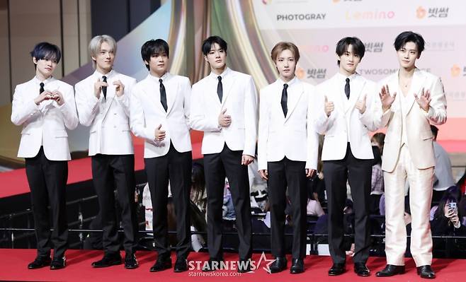 그룹 NCT DREAM이 25일 인천광역시 중구 운서동 인스파이어 아레나에서 열린 SBS 가요대전 레드카펫 행사에 참석해 포즈를 취하고 있다. /2025.12.25 /사진=김휘선 hwijpg@