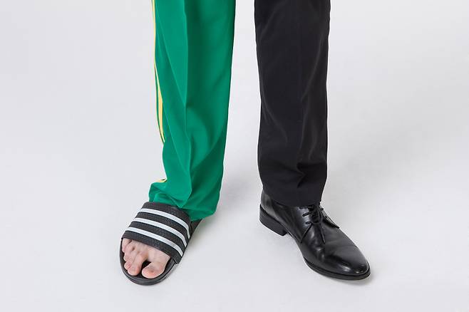 나이가 들수록 신발은 단순한 패션 아이템이 아니라 관절 건강을 좌우하는 핵심 요인으로 작용한다. /사진=클립아트코리아