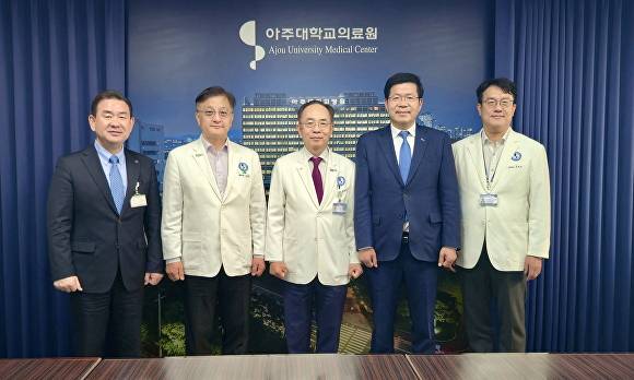 공재광 예비후보와 아주대의료원 관계자들이 6일 간담회를 가진 후 기념촬영을 하고 있다. [사진=공재광 캠프]