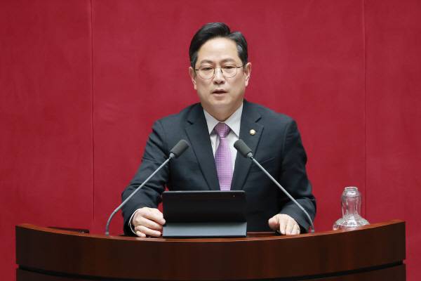 국회 대미투자특별법 처리를 위한 특별위원회 야당 간사인 국민의힘 박수영 의원이 지난달 12일 국회에서 열린 3월 임시국회 본회의에서 한미 전략적 투자 관리를 위한 특별법(대미투자특별법) 제안 설명을 하고 있다. 연합뉴스