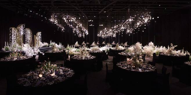 웨스틴 조선 서울이 웨딩 쇼케이스 'THE LIHUA(이화): 고귀한 연결'을 그랜드 볼룸에서 개최했다고 5일 밝혔다. 웨스틴 조선 서울 제공