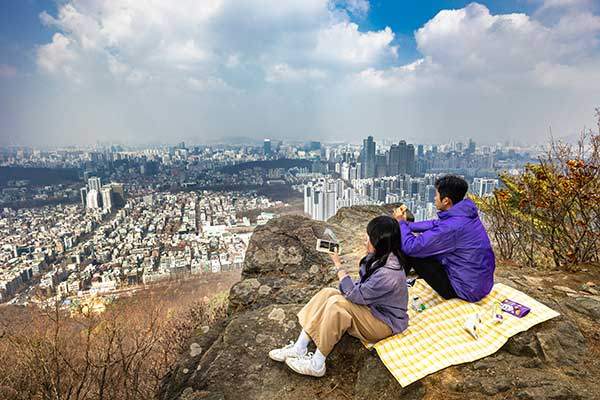 강남 시내가 내려다보이는 구룡산 국수봉