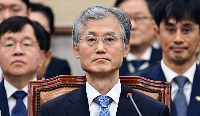 이재명 정부 첫 국정감사가 시작된 13일 서울 여의도 국회에서 열린 법제사법위원회 국정감사에서 조희대 대법원장이 자리에 앉아 있다.  이상섭 기자