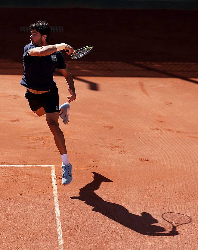 몬테카를로 마스터스를 앞두고 스페인 무르시아에서 훈련 중인 카를로스 알카라스. 게티이미지코리아