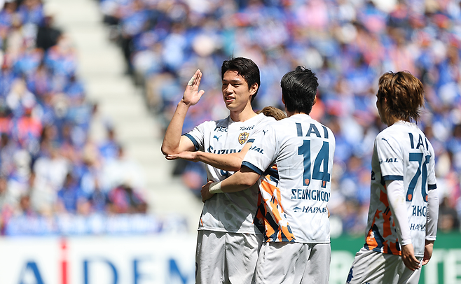 시미즈 오세훈이 5일 나가사키전에서 골을 넣은 뒤 세리머니하고 있다. 시미즈 SNS