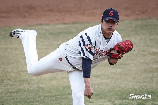 롯데 나균안. 롯데 자이언츠 제공