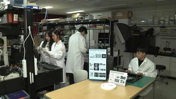 7일 오전 실험실에서 취재진과 만난 KAIST 연구진
