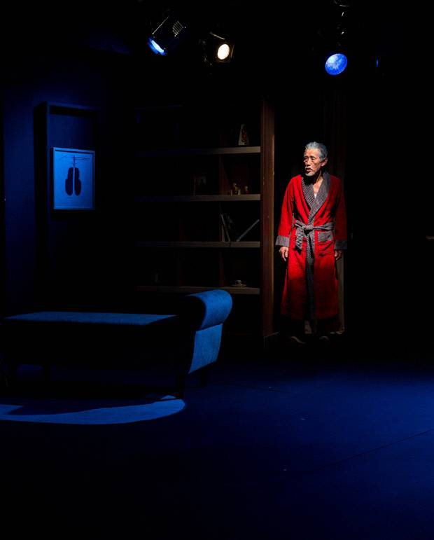 연극 ‘더 파더’의 한 장면.<푸른연극마을 제공>