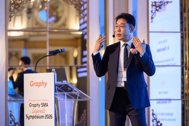 Gwack Choon, advisory professor at Ajou University’s Graduate School of Clinical Dentistry, speaks at the Graphy SMA Legend Symposium held at Grand Mercure Imperial Palace in Seoul’s Gangnam district on March 19. (Photo=Graphy)