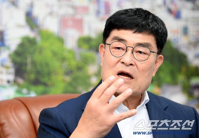 박상수 삼척시장이 6일 강원 삼척시청에서 스포츠조선과 인터뷰를 갖고 있다. 삼척=허상욱 기자wook@sportschosun.com/2026.04.06/