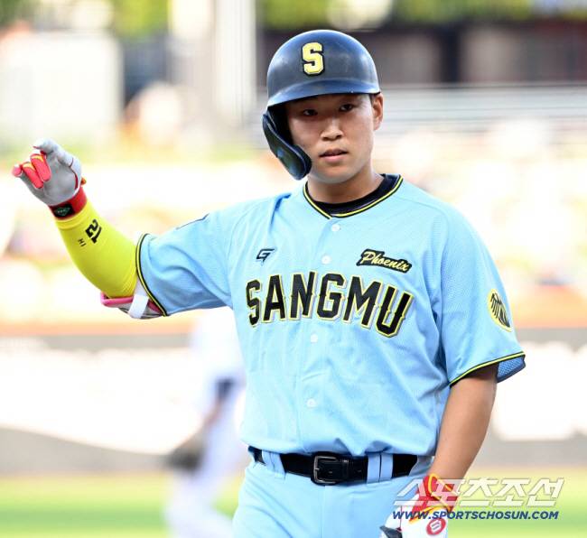 11일 대전 한화생명볼파크에서 열린 2025 KBO 퓨처스리그 올스타전, 2회초 2사 1루 남부올스타 상무 류현인이 안타를 치고 기뻐하고 있다.  대전=허상욱 기자wook@sportschosun.com/2025.07.11