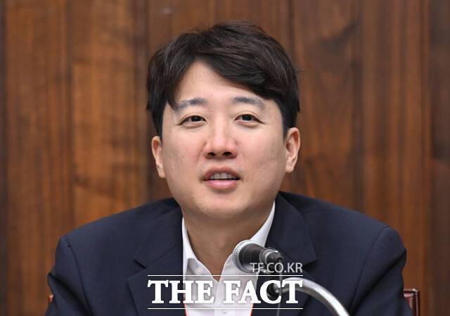 이준석 개혁신당 대표는 역대 최대 성적을 거둔 삼성전자의 1분기 실적을 언급하며 "화성캠퍼스가 벌어들인 세금은 화성캠퍼스를 세계 최강으로 만드는 데 써야 한다"고 7일 밝혔다. /이새롬 기자