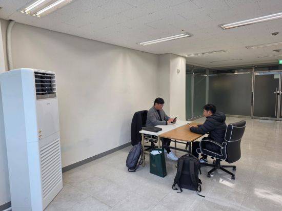 KPGA빌딩의 별도 공간에 배치된 KPGA 복직자들의 모습이다. KPGA 노동조합 제공