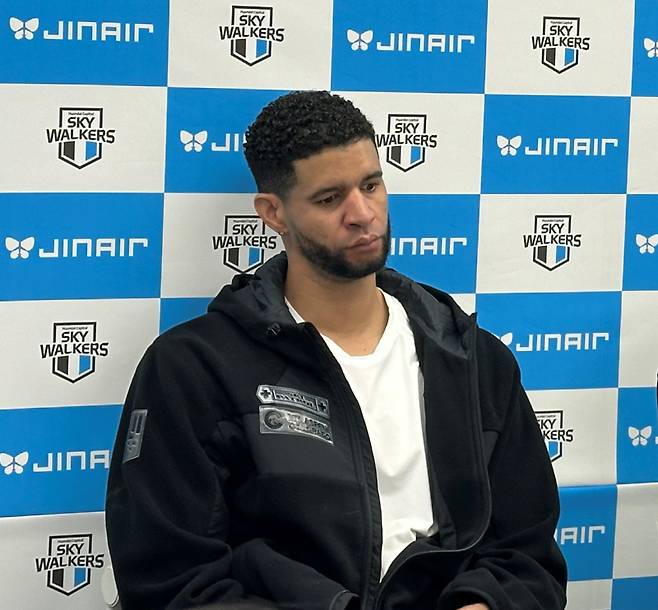 레오가 지난 6일 천안 유관순체육관에서 열린 대한항공과 챔피언 결정전 3차전 승리 후 수훈 선수 인터뷰에 참석했다. 천안=이형석 기자&nbsp;