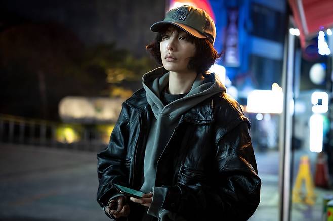 드라마 클라이맥스 스틸컷. 방태섭의 비밀 정보원으로 일하는 황정원(나나). [사진 룬컴]