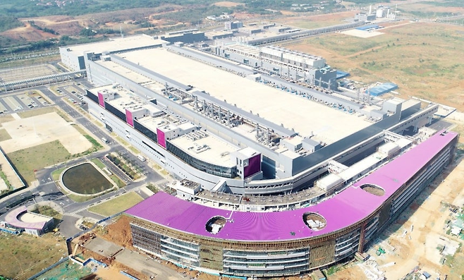 YMTC's NAND flash plant in Wuhan, China (YMTC)