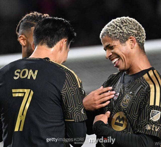 손흥민과 마르티네스/게티이미지코리아