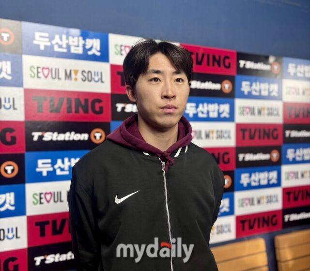 더그아웃에서 만난 배동현./키움 히어로즈