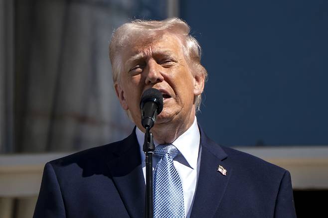 도널드 트럼프 미국 대통령이 6일(현지시간) 워싱턴 D.C. 백악관 남쪽 잔디밭에서 열린 부활절 달걀 굴리기 행사에서 연설하고 있다. [UPI]