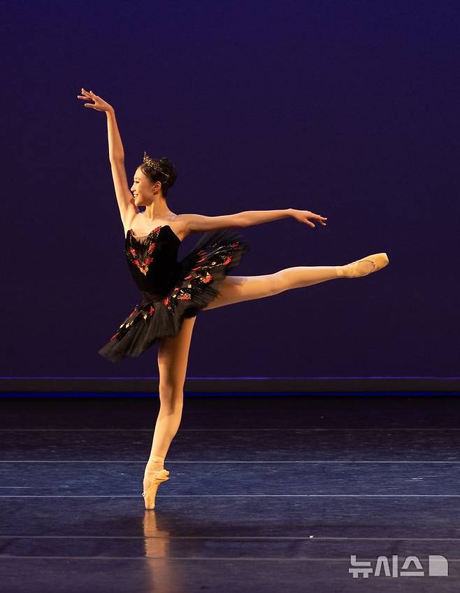 [서울=뉴시스]발레리나 박수하. (사진=마포문화재단 제공)