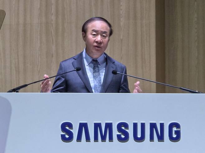 19일 경기도 수원시 수원컨벤션센터에서 열린 제56기 삼성전자 정기주주총회에서 전영현 삼성전자 반도체(DS)부문 대표 부회장이 발언하고 있다. 삼성전자