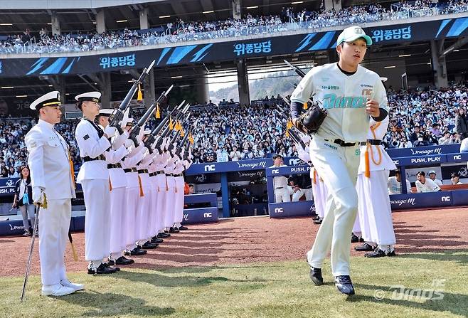 NC 구창모(가운데)는 올 시즌 KBO리그를 대표하는 좌완투수들의 계보를 이어가려고 한다. 사진제공|NC 다이노스
