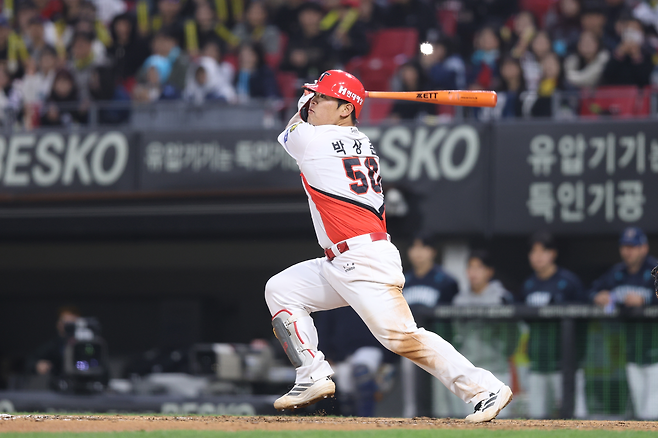 KIA 박재현이 4일 광주 NC전 1군 첫 안타를 때리고 있다. KIA 타이거즈 제공