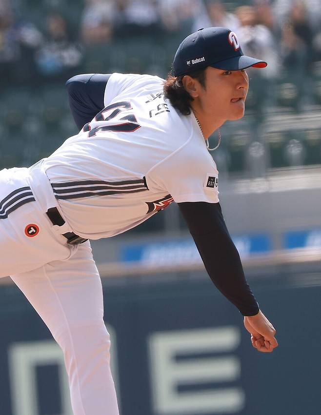 ▲ 김원형 두산 감독은 곽빈이 변화구를 조금 더 정확하고 현명하게 쓸 수 있다면 가지고 있는 구위가 배가될 것이라 믿고 있다ⓒ두산베어스