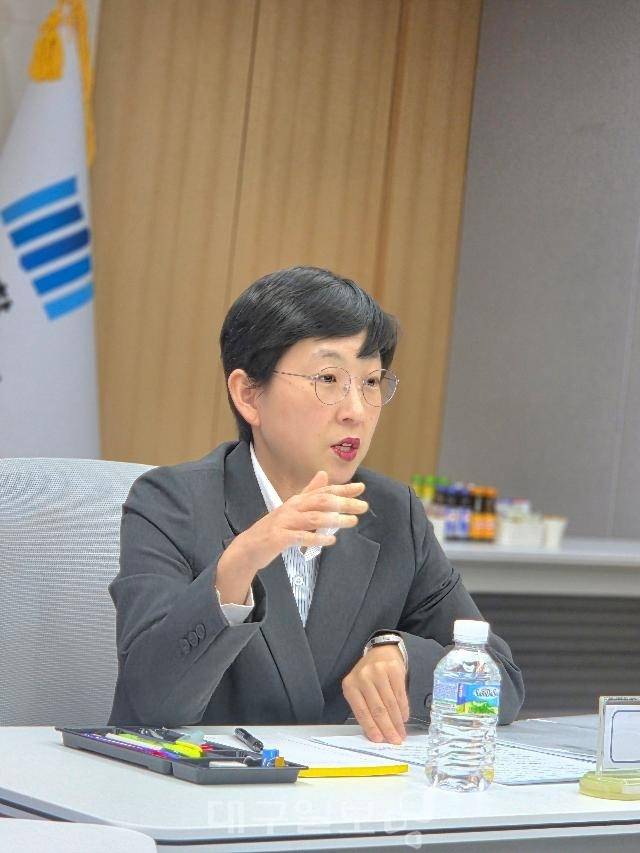 8일 오전 열린 기자간담회에서 조아라 대구고검장 직무대행이 발언하고 있다. 구아영 기자