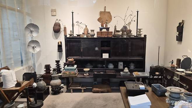 답십리 고미술상가 내 김성호·김지은 부부가 지난해 오픈한 '고복희' /류빈 기자