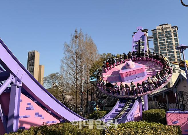 롯데월드 어드벤처 매직아일랜드 ‘메이플 아일랜드 존’의 자이로스핀 (사진=이민하 기자)