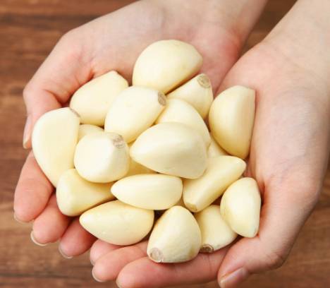 깐 마늘. [사진=오아시스마켓]