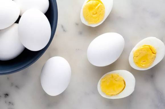 양배추는 달걀과 같은 단백질 식품과 같이 섭취하는 것이 효과적이다.  [사진=Simply Recipes]