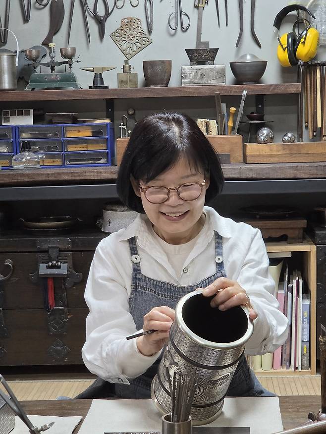 국가무형유산 입사장 보유자로 인정된 승경란(65)씨. 사진 국가유산청