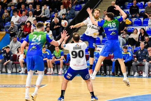 사진 2025/26 EHF 남자 핸드볼 유러피언컵 터터바녀와 닐뤼페르의 경기 모습, 사진 출처=유럽핸드볼연맹