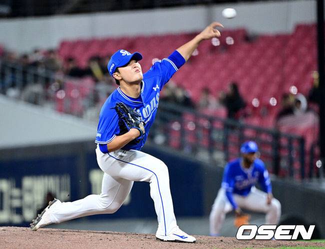 [OSEN=광주, 최규한 기자] 7일 광주-기아 챔피언스필드에서 ‘2026 신한 SOL KBO리그’ KIA 타이거즈와 삼성 라이온즈의 경기가 열렸다.홈팀 KIA는 양현종, 방문팀 삼성은 양창섭을 선발로 내세웠다. 6회말 마운드에 오른 삼성 투수 이승민이 힘차게 공을 뿌리고 있다. 2026.04.07 / dreamer@osen.co.kr
