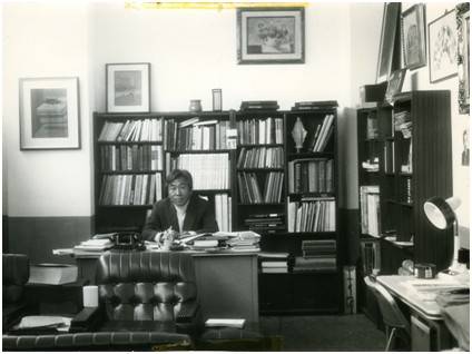 이구열, 한국근대미술연구소 집무실에서(1976) [리움미술관 제공. 재판매 및 DB 금지]