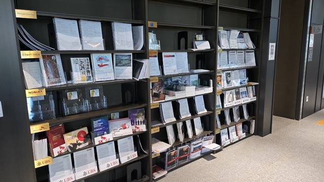 국민연금공단 기금운용본부 한 켠에 마련된 증권사와 금융사들의 포트폴리오 배치대. 해당 배치대에는 실시간으로 각 금융사들이 관련 보고서를 게재한다. 사진=김경수 기자