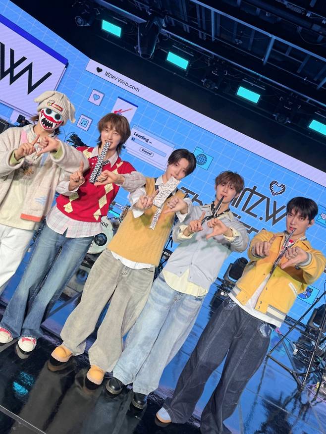 &nbsp;글로벌 밴드 ‘하츠웨이브’, 미니 1집 전곡 차트인 (제공: 카카오엔터테인먼트)