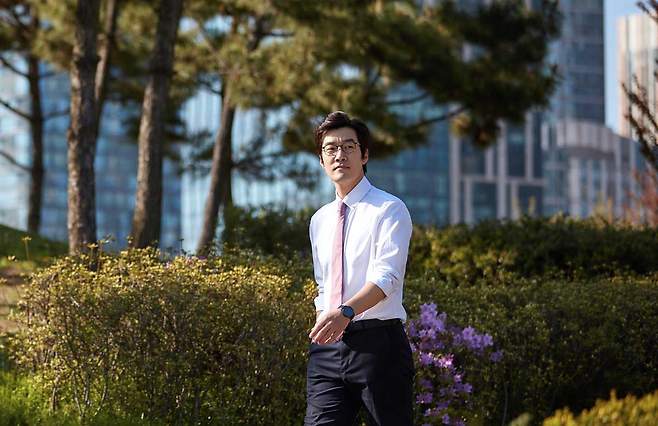 수면 카페가 부상한 배경에는 만성적인 수면 부족 문제가 자리한다. 지난달 10일 슬립테크 기업 에이슬립이 내놓은 ‘2026 대한민국 수면 리포트’에 따르면 한국인의 실제 수면 시간은 5시간 25분 수준인 것으로 나타났다. ​/사진=클립아트코리아