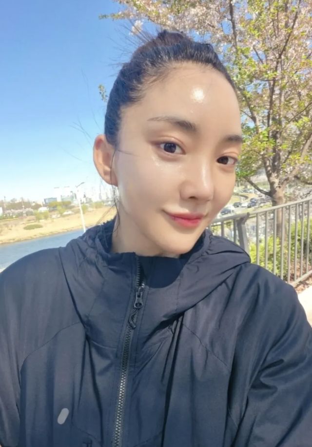 바다가 필터 없이도 돤벽한 동안 미모를 자랑했다. / 바다 SNS