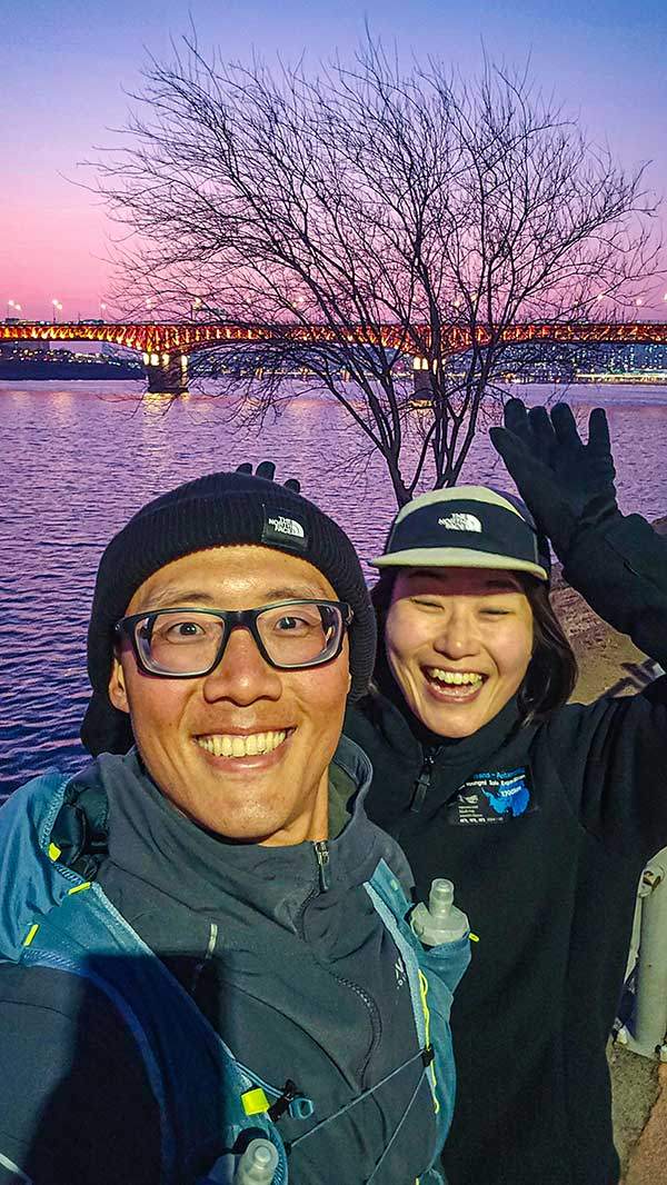 남미 원정을 대비해 남편과 함께 집 근처에서 꾸준히 러닝 훈련을 했다.