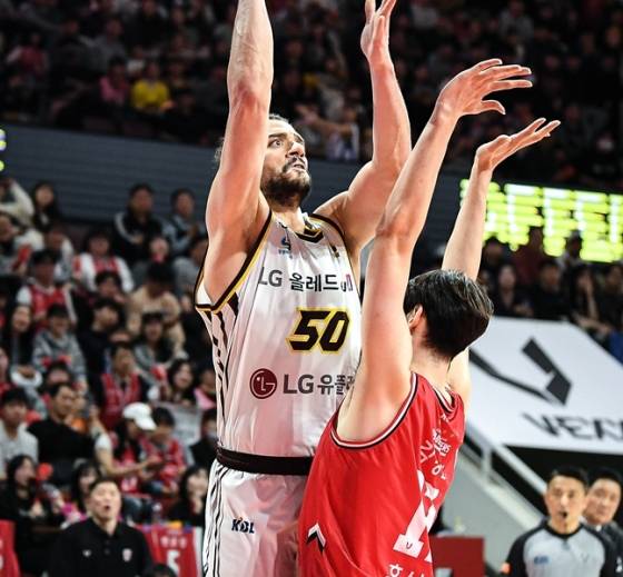 야셈 마레이(왼쪽). /사진=KBL