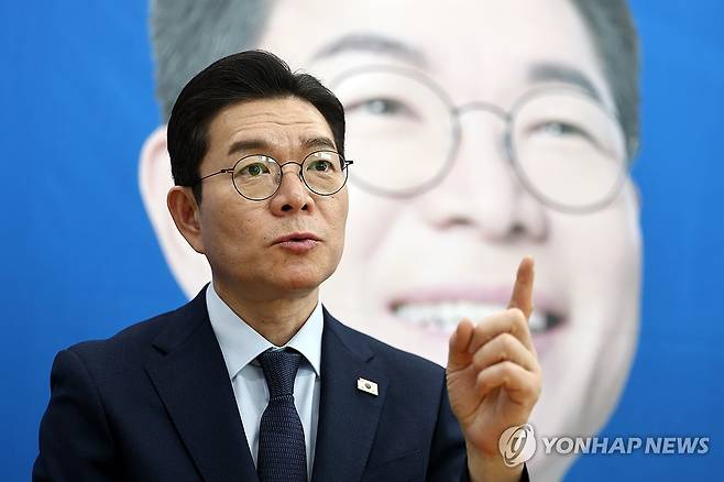 연합뉴스와 인터뷰하는 정원오 서울시장 예비후보 (서울=연합뉴스) 윤동진 기자 = 더불어민주당 서울시장 예비후보인 정원오 전 성동구청장이 27일 서울 중구 예비후보 사무실에서 연합뉴스와 인터뷰를 하고 있다. 2026.3.31 mon@yna.co.kr