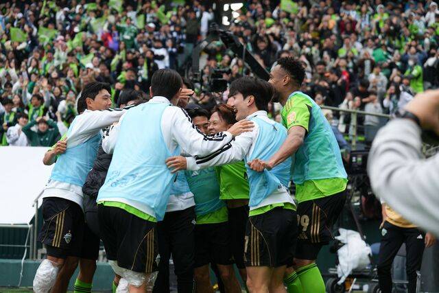 K리그1 6라운드 전북현대모터스FC vs 울산HDFC 득점 후 환호하는 전북 선수들 / 사진 = 전북 현대 모터스 제공