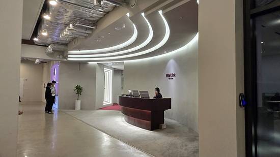 유튜브 유명 우창윤 의사가 운영하는 '윔 클리닉'이 '웰니스하우스서울' 지하 1층에 자리했다/사진=최보윤 기자