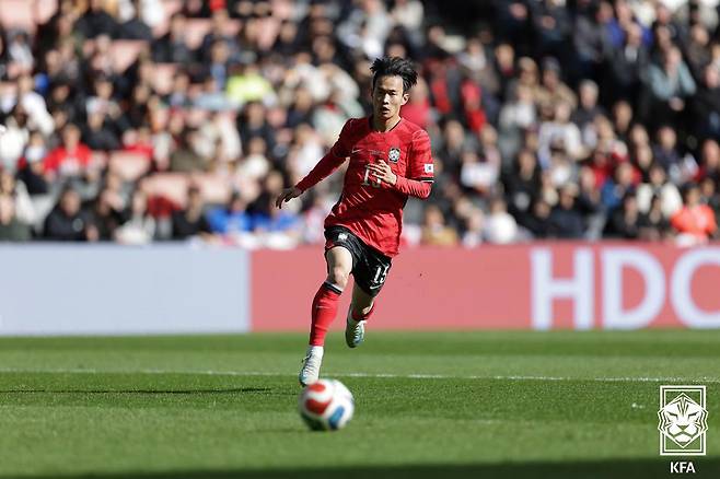 한국 축구 국가대표팀 김문환이 28일(현지시간) 영국 밀턴 케인스의 스타디움 MK에서 열린 코트디부아르와 평가전에서 상대 진영으로 파고들고 있다. (대한축구협회 제공. 재판매 및 DB금지) 2026.3.29 ⓒ 뉴스1