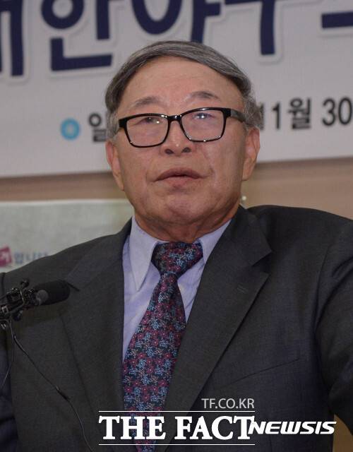 김응용 감독은 한국시리즈 10회 우승 기록을 갖고 있다. 하지만 한화 이글스 감독 시절엔 2년 연속 9위에 머물러 지도력에 큰 흠집이 났다. /뉴시스