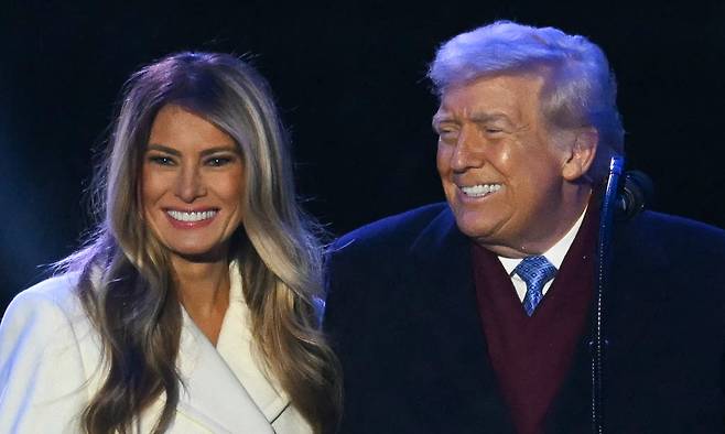 영부인 멜라니아 트럼프 여사(왼쪽),&nbsp;도널드 트럼프 미국 대통령. AFP연합뉴스